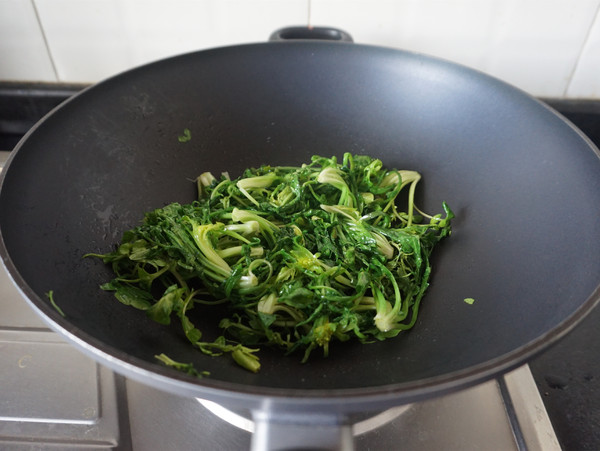 薺菜炒肉絲的做法-家常味炒菜譜