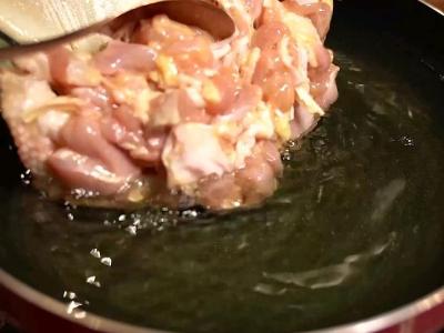 這辣子雞做完不拿去開店，我感覺都對不起的做法-香辣味炒菜譜