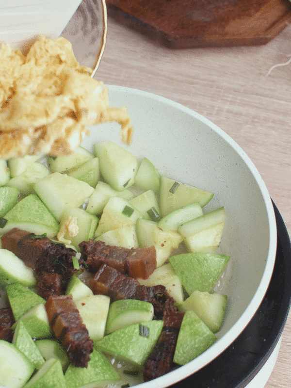 角瓜臘肉炒雞蛋的做法-家常味炒菜譜