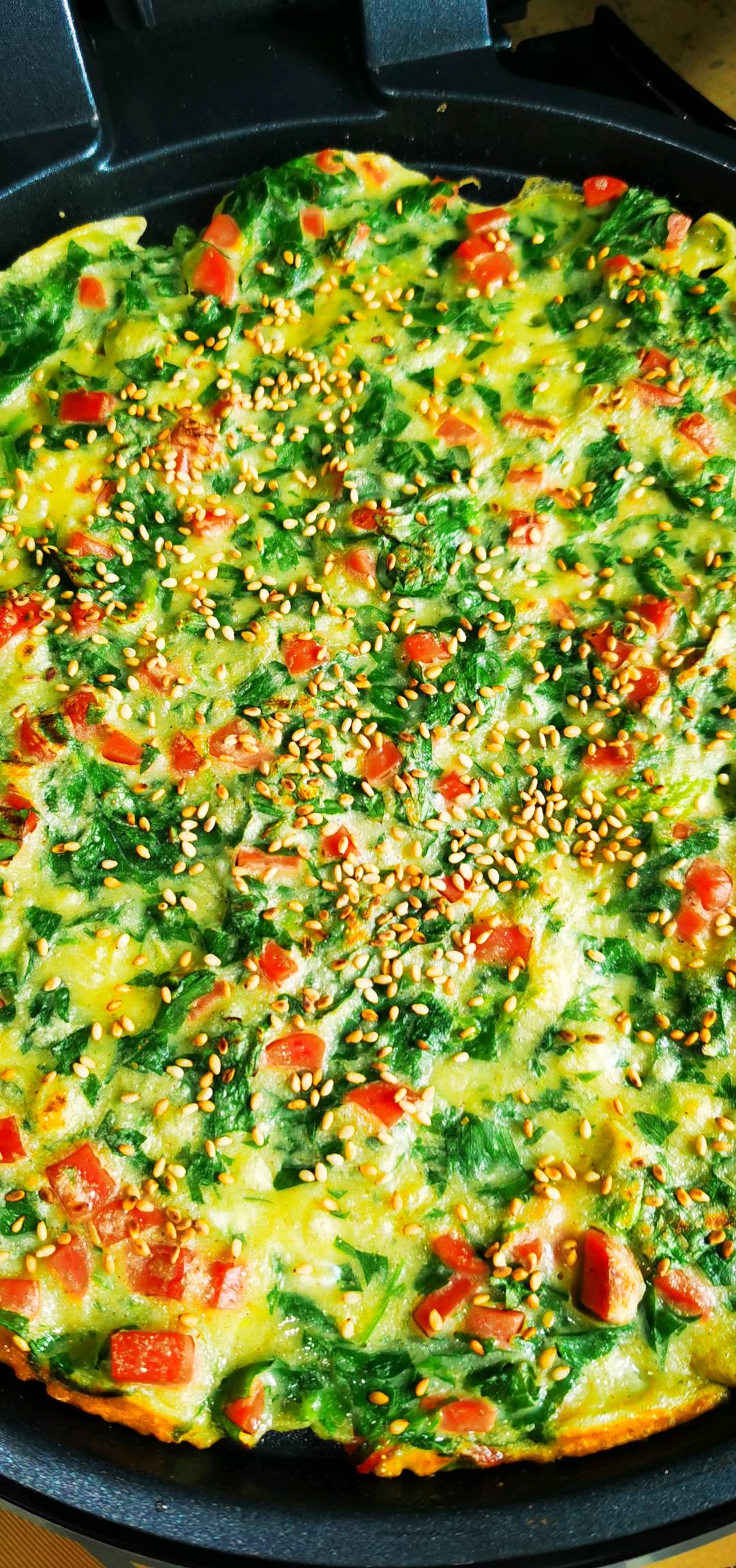 芹菜葉蛋餅的做法-五香味煎菜譜