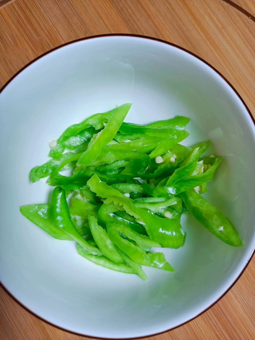 家常芹菜炒肉的做法-家常味炒菜譜