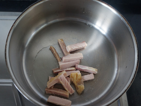 苦瓜炒咸肉的做法-家常味炒菜譜