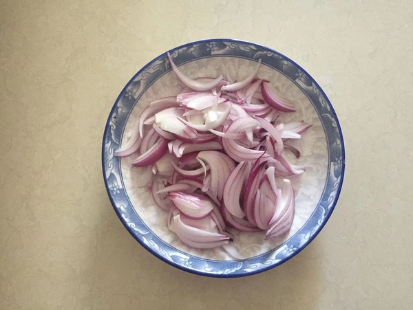 莧菜拌洋蔥的做法-家常味拌菜譜