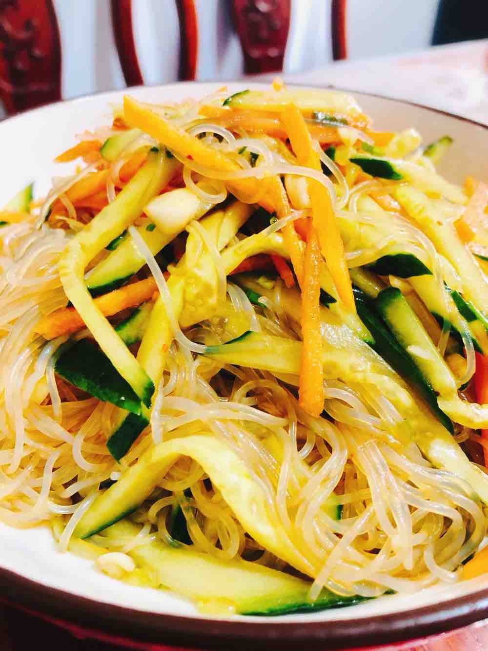 涼拌粉絲的做法-酸辣味拌菜譜