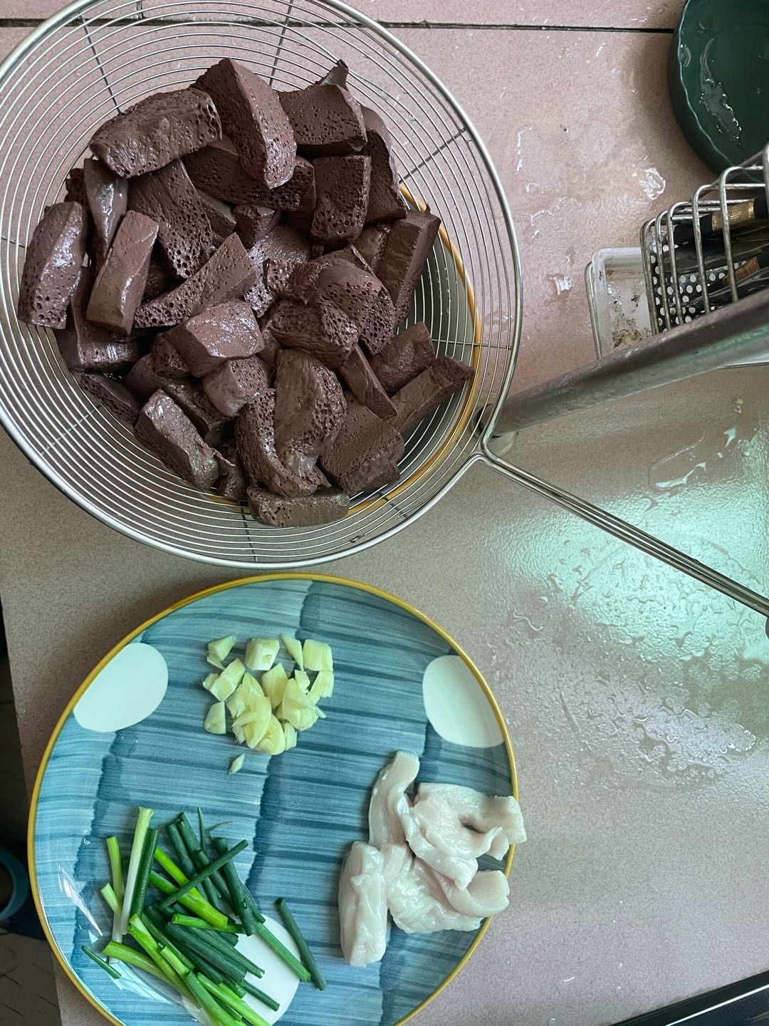 炒豬血的做法-咸鮮味炒菜譜