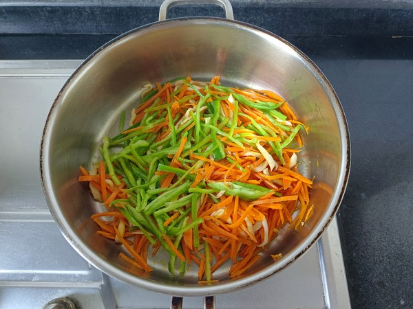 沒有肉的魚香肉絲的做法-酸辣味炒菜譜