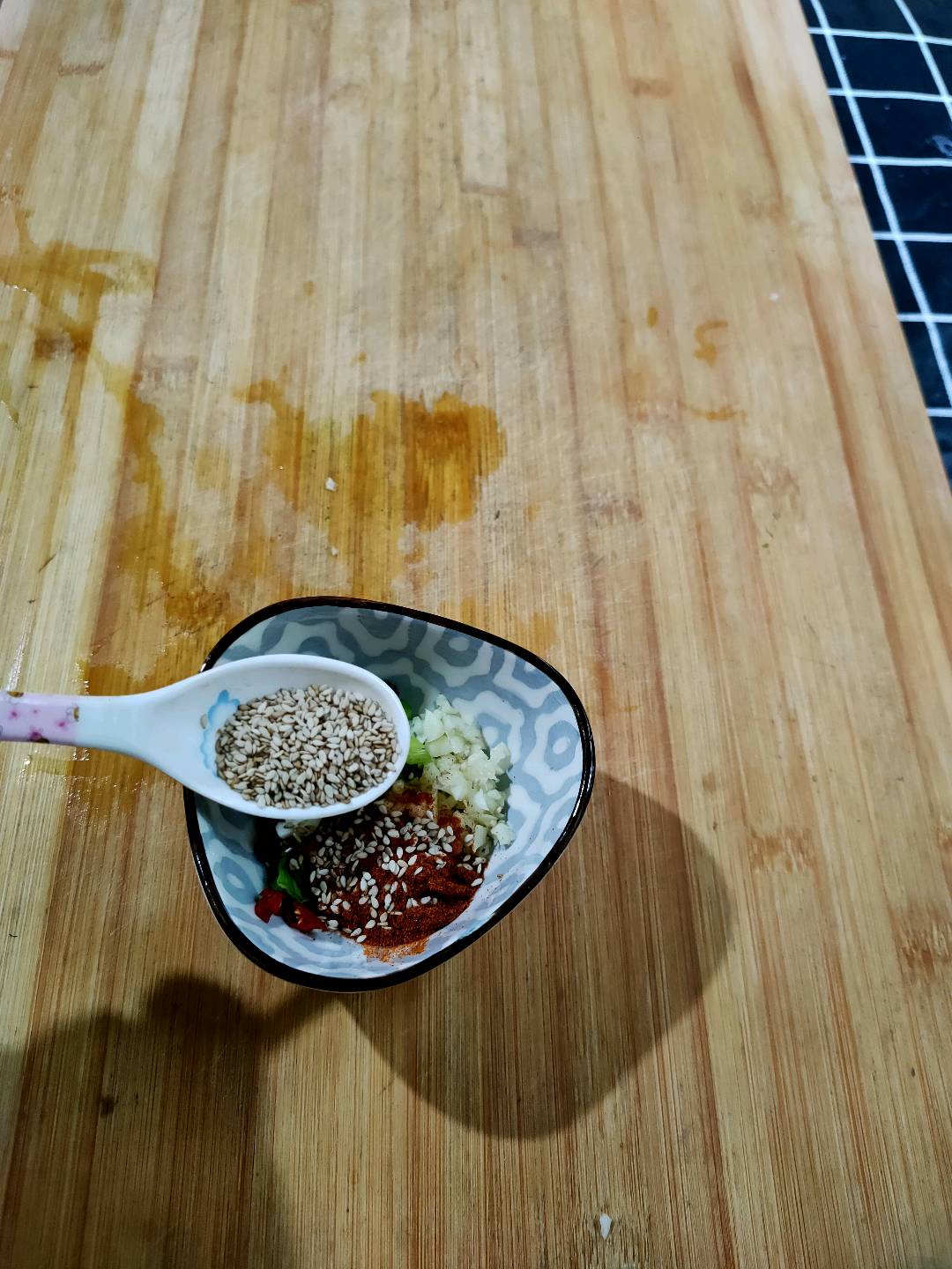 豬皮凍的做法-家常味拌菜譜