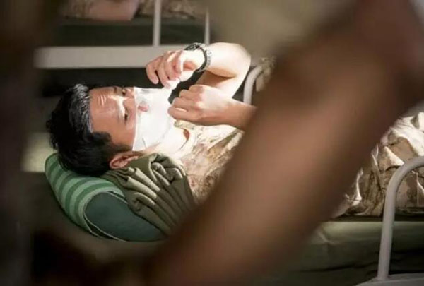 熱血動漫也可滿滿的膠原蛋白 不管在哪都不忘敷面膜