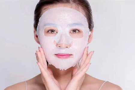 女性一定要敷保濕面膜,那么你知道敷面膜技巧嗎? 女性一定要敷保濕面膜,那么你知道敷面膜技巧嗎?