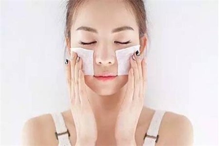 女生要想皮膚水嫩,這些護膚步驟不能少 女生要想皮膚水嫩,這些護膚步驟不能少