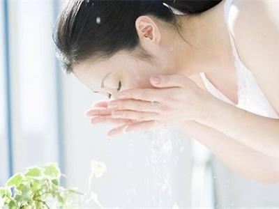 肌膚保養(yǎng)的四個(gè)好習(xí)慣，做到了皮膚就會越來越好