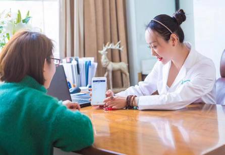 美學(xué)設(shè)計師陳方芳:美的藝術(shù)從內(nèi)而外-易網(wǎng)健康養(yǎng)生網(wǎng) 美學(xué)設(shè)計師陳方芳:美的藝術(shù)從內(nèi)而外