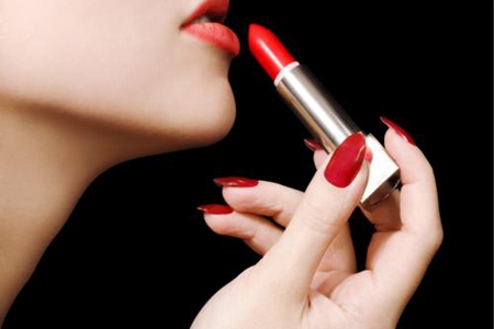 女性嘴巴容易長(zhǎng)泡,反復(fù)性唇炎的預(yù)防和治療-易網(wǎng)健康養(yǎng)生網(wǎng) 女性嘴巴容易長(zhǎng)泡,反復(fù)性唇炎的預(yù)防和治療