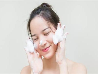 適用任何膚質的洗面奶，雛菊的天空溫和又保濕值得推薦