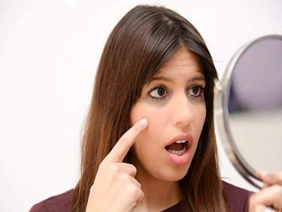 25歲后才需要眼霜？去眼袋、消除黑眼圈就看這一只