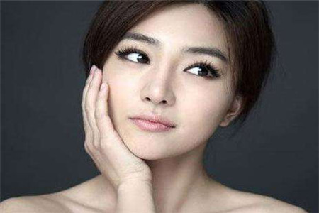 漂亮美女想要白皙肌膚,這些護理小竅門最重要-易網(wǎng)健康養(yǎng)生網(wǎng) 漂亮美女想要白皙肌膚,這些護理小竅門最重要