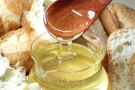 白醋洗臉的正確方法,食醋美容不傷膚的技巧-易網<a href=http://www.jsjjzhkt.cn/ target=_blank class=infotextkey>健康養生</a>網 白醋洗臉的正確方法,食醋美容不傷膚的技巧