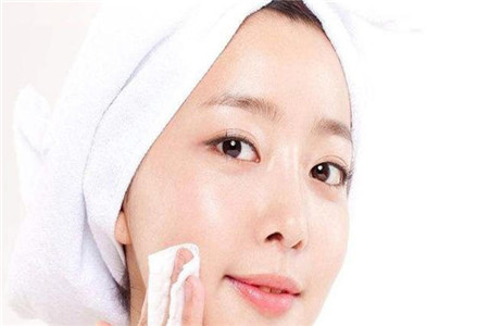 臉上護膚兩大必備品,隔離霜和防曬霜的區別所在-易網<a href=http://www.jsjjzhkt.cn/ target=_blank class=infotextkey>健康養生</a>網 臉上護膚兩大必備品,隔離霜和防曬霜的區別所在