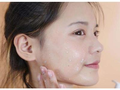 女生溫和不傷肌膚的去角質正確方法，美白的第一步