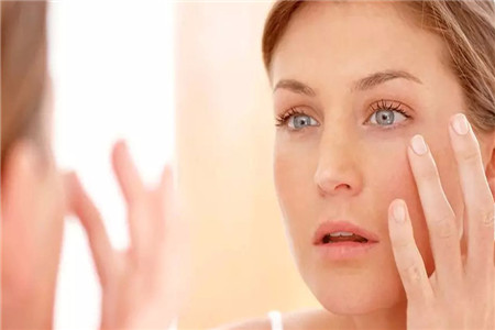 臉部長痘在敏感地方到底是什么原因 精確除痘妙招有哪些