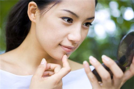 夜間臉部護膚保養兩部曲，女性為美不容錯過