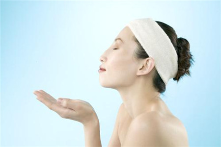 肌膚深度清潔的七大秘訣,小仙女都在做-易網健康<a href=http://www.jsjjzhkt.cn/jkys/ target=_blank class=infotextkey>養生</a>網 肌膚深度清潔的七大秘訣,小仙女都在做