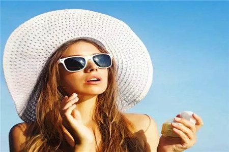 年紀增長以后,不同年齡女性的肌膚保養策略-易網健康<a href=http://www.jsjjzhkt.cn/jkys/ target=_blank class=infotextkey>養生</a>網 年紀增長以后,不同年齡女性的肌膚保養策略