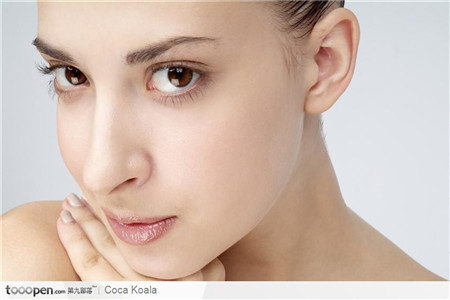 夏季氣溫的嚴重影響,你應該注意的敏感肌護理技巧-易網<a href=http://www.jsjjzhkt.cn/ target=_blank class=infotextkey>健康養生</a>網 夏季氣溫的嚴重影響,你應該注意的敏感肌護理技巧