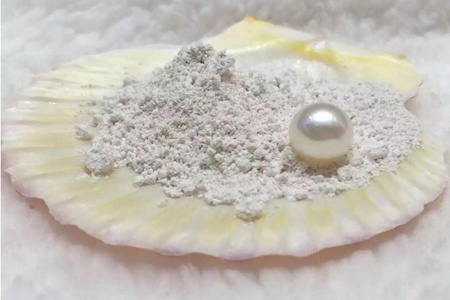 珍珠粉敷臉美白功效顯著,女性內服外用更美麗-易網<a href=http://www.jsjjzhkt.cn/ target=_blank class=infotextkey>健康養生</a>網 珍珠粉敷臉美白功效顯著,女性內服外用更美麗