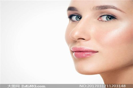 女性化妝品中最不可缺少的三種護膚產品,使用的關鍵所在-易網健康<a href=http://www.jsjjzhkt.cn/jkys/ target=_blank class=infotextkey>養生</a>網 女性化妝品中最不可缺少的三種護膚產品,使用的關鍵所在