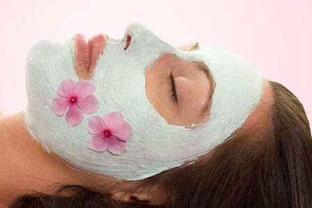 認真P圖不如學會正確護膚,肌膚水潤透光才是真少女-易網健康養生網 認真P圖不如學會正確護膚,肌膚水潤透光才是真少女