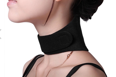 秋季護膚不能忘記頸部,脖頸皮膚護理抗皺紋-易網(wǎng)<a href=http://www.jsjjzhkt.cn/ target=_blank class=infotextkey>健康養(yǎng)生</a>網(wǎng) 秋季護膚不能忘記頸部,脖頸皮膚護理抗皺紋