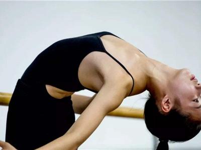 秋季護膚不能忘記頸部,脖頸皮膚護理抗皺紋