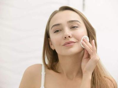 秋季如何減少肌膚油光，教你護膚美容三個方法