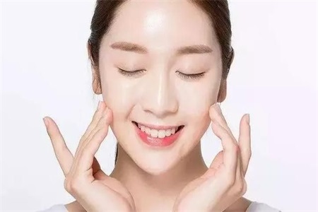 護膚小常識:這樣清潔面部,你一定會很美-易網<a href=http://www.jsjjzhkt.cn/ target=_blank class=infotextkey>健康養生</a>網 護膚小常識:這樣清潔面部,你一定會很美