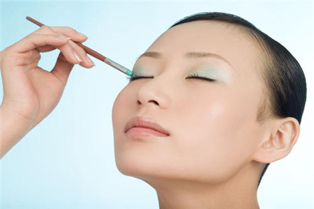 快速學(xué)習(xí)美白方法都有哪些，美背美容變白的秘密在這里