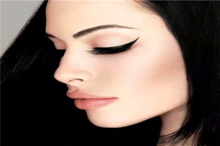 想要妝容精致提高顏值,這是你不容錯過的化妝寶典-易網健康<a href=http://www.jsjjzhkt.cn/jkys/ target=_blank class=infotextkey>養生</a>網 想要妝容精致提高顏值,這是你不容錯過的化妝寶典