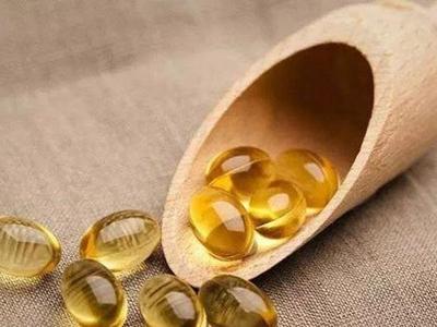 女性眼部的脂肪粒是怎么形成的,教你三個方法去除