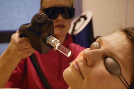 女性激光祛斑后的肌膚保護,醫美過后減少反彈-易網健康養生網 女性激光祛斑后的肌膚保護,醫美過后減少反彈