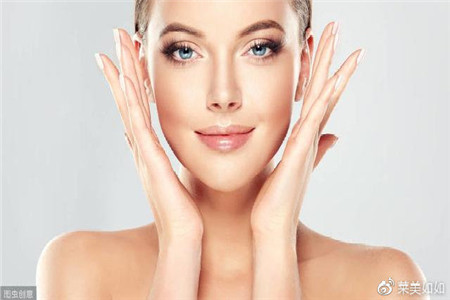 出汗多容易長痘痘,找準(zhǔn)三個(gè)原因護(hù)理肌膚不再怕-易網(wǎng)健康<a href=http://www.jsjjzhkt.cn/jkys/ target=_blank class=infotextkey>養(yǎng)生</a>網(wǎng) 出汗多容易長痘痘,找準(zhǔn)三個(gè)原因護(hù)理肌膚不再怕