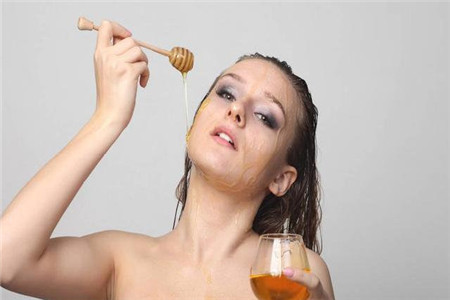 色斑形成的原因，三個怎么淡化去除色斑的方法