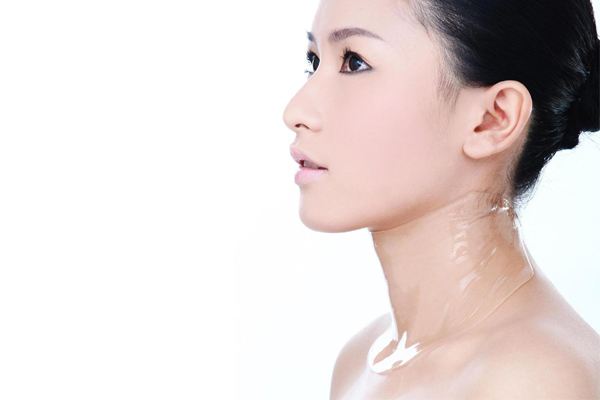 頸紋是怎么形成的?怎么消除?-易網健康<a href=http://www.jsjjzhkt.cn/jkys/ target=_blank class=infotextkey>養生</a>網 頸紋是怎么形成的?怎么消除?