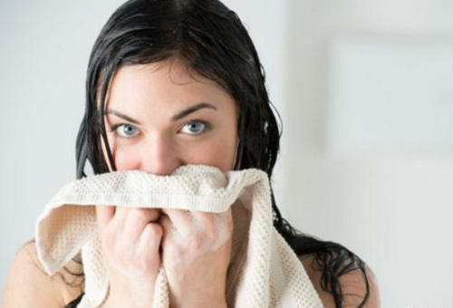 鼻子上擠出來的白色東西是什么？如何正確去除