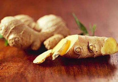 天天用生姜擦臉能祛斑嗎 生姜祛斑要怎么做-易網健康養生網 天天用生姜擦臉能祛斑嗎 生姜祛斑要怎么做