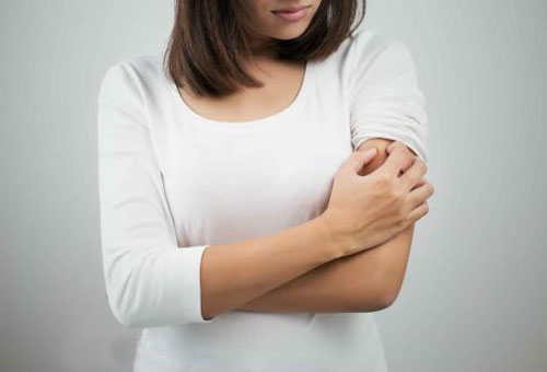 為什么皮膚會出現(xiàn)過敏性瘙癢？幫你揪出4個元兇