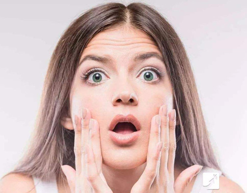 抬頭紋顯老怎么辦?5個方法搞定它-易網健康養生網 抬頭紋顯老怎么辦?5個方法搞定它