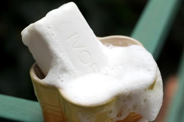 除螨皂和洗面奶可以一起用嗎?除螨皂可以天天用嗎?-易網(wǎng)健康<a href=http://www.jsjjzhkt.cn/jkys/ target=_blank class=infotextkey>養(yǎng)生</a>網(wǎng) 除螨皂和洗面奶可以一起用嗎?除螨皂可以天天用嗎?