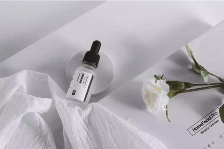 煙酰胺原液對皮膚的作用,煙酰胺護膚品的正確使用方法-易網健康<a href=http://www.jsjjzhkt.cn/jkys/ target=_blank class=infotextkey>養生</a>網 煙酰胺原液對皮膚的作用,煙酰胺護膚品的正確使用方法