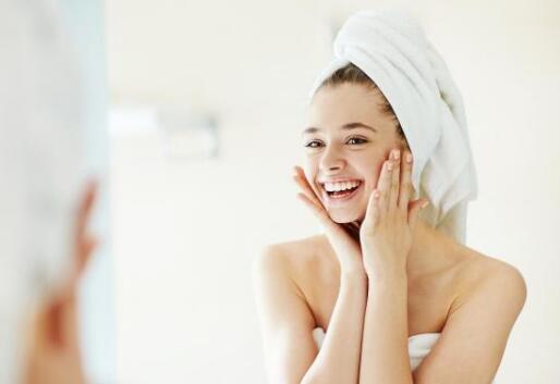 臉上的痘印該如何淡化?4個方法有效去痘印-易網(wǎng)健康<a href=http://www.jsjjzhkt.cn/jkys/ target=_blank class=infotextkey>養(yǎng)生</a>網(wǎng) 臉上的痘印該如何淡化?4個方法有效去痘印