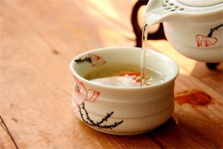 黃芪的功效與作用 女性喝黃芪水加入當(dāng)歸可以淡斑美容